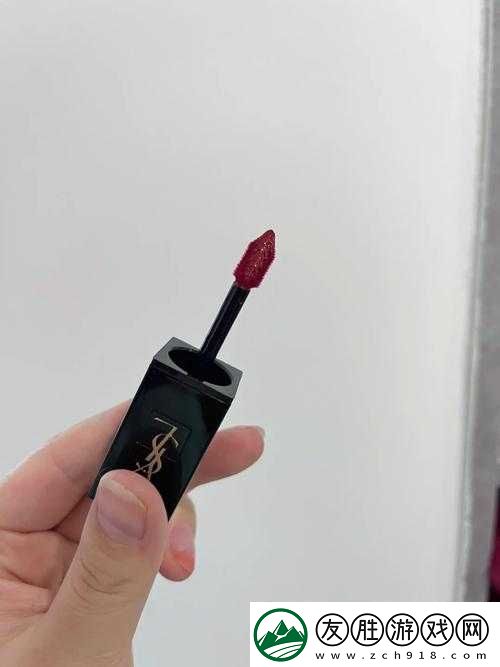 YSL-千色-T9T9T9-將與果凍傳媒聯合拍攝-開啟時尚視覺新征程