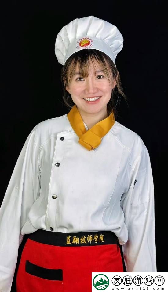 在藍翔學廚清華女碩士回應爭議：學廚僅是出于興趣